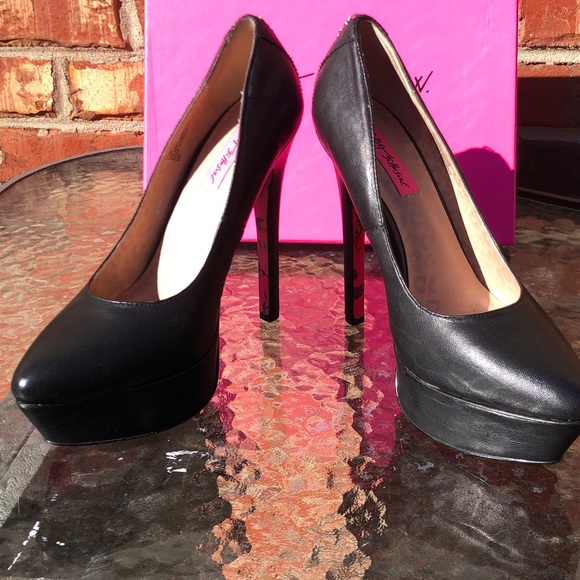 Betsy Johnson leather high heels - Picture 6 of 6